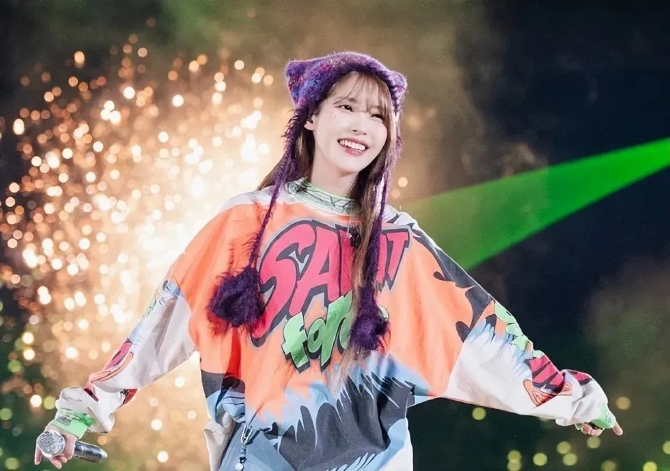 Today IU's upper body blessing SAINT MICHAEL 24SS SAINT FORCE L/S TEE new racing retro long sleeve beige S-XL